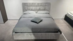 Letto imbottito modello Antigua di La casa moderna scontato 53%