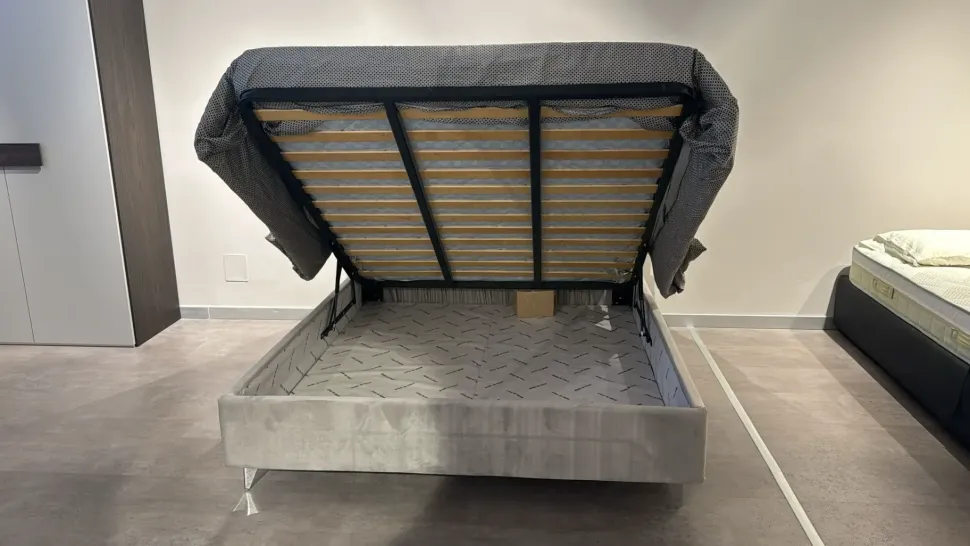 Letto imbottito modello Antigua di La casa moderna scontato 53%