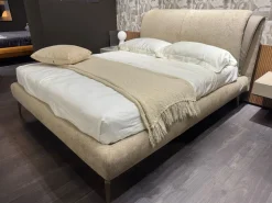 Letto imbottito modello Dress slim di Novaluna scontato 34%