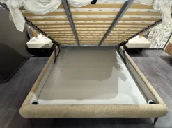 Letto imbottito modello Dress slim di Novaluna scontato 34%