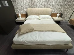 Letto imbottito modello Dress slim di Novaluna scontato 34%