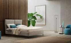 Letto imbottito modello Klizia di Le comfort scontato 40%