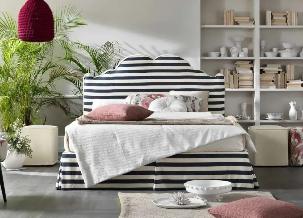 Letto imbottito modello Letto luxury doppio contenitore di Md work scontato 50%