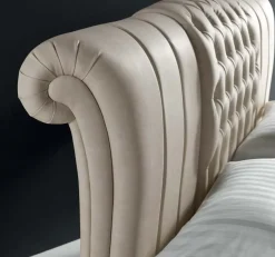 Letto imbottito modello Letto veneziano luxury italia pelle  di Md work scontato 45%