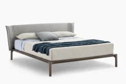 Letto imbottito modello Park di Novamobili scontato 34%
