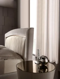 Letto imbottito modello Portofino plissè di Cantori scontato 22%