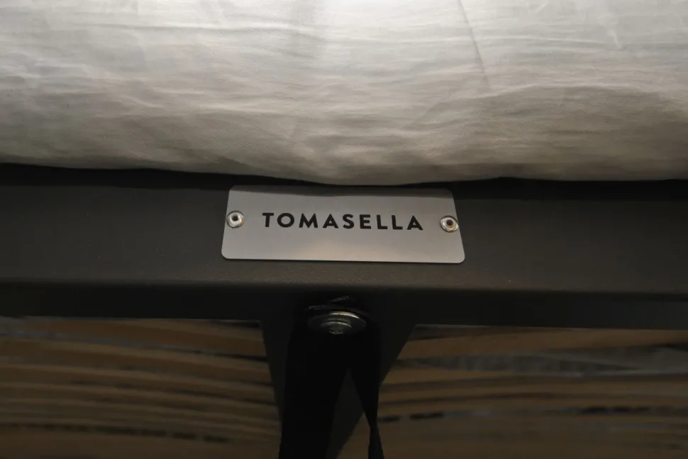 Letto imbottito modello Set di Tomasella scontato 30%