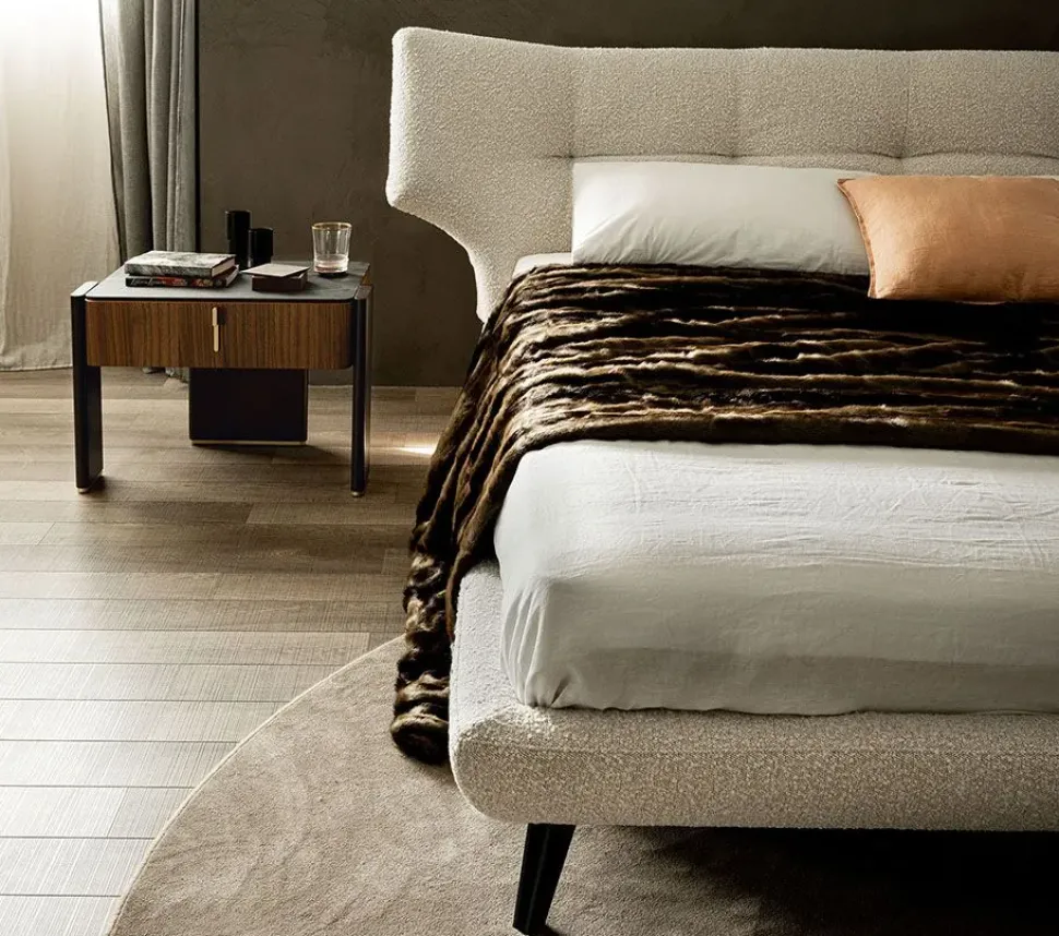 Letto imbottito modello Thomas di Cattelan italia scontato 30%