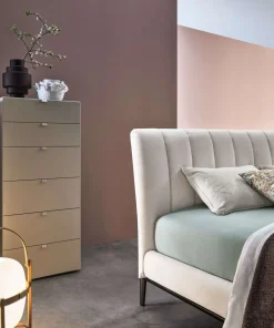 Letto imbottito modello Thomas di Twils scontato 30%