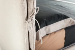 Letto imbottito modello Victoria di Collezione esclusiva scontato 45%