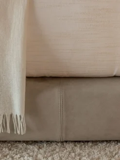 Letto imbottito modello Yuna: contatta il venditore per scoprire il prezzo