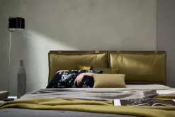 Letto in legno con gambe Bic Ballancin a prezzo ribassato