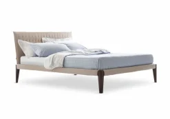 Letto in legno con gambe Spillo Pianca a prezzo scontato