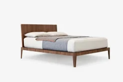 Letto in legno con gambe Spillo Pianca a prezzo scontato