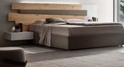 Letto in legno con gambe Scudo Maronese a prezzo ribassato