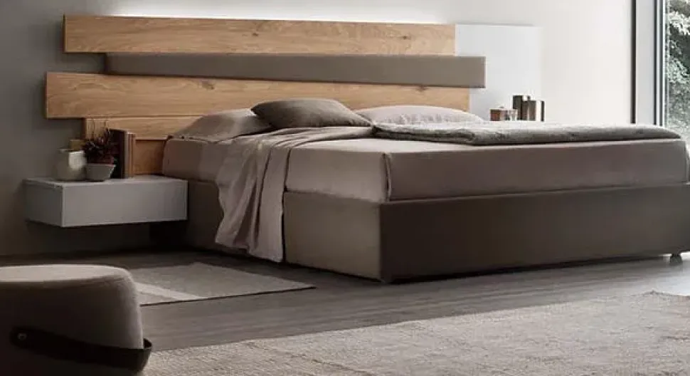 Letto in legno con gambe Scudo Maronese a prezzo ribassato