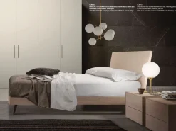 Letto in legno con gambe Line Akanto a prezzo scontato