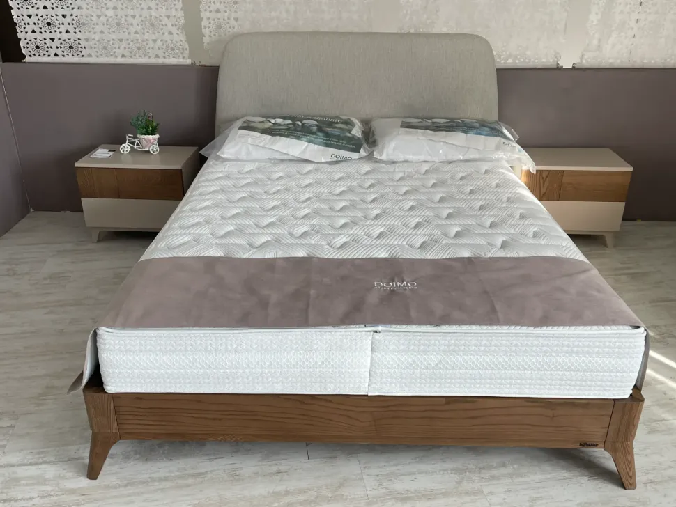 Letto in legno con giroletto Letto le fablier le spezie liquirizia Le fablier a prezzo ribassato