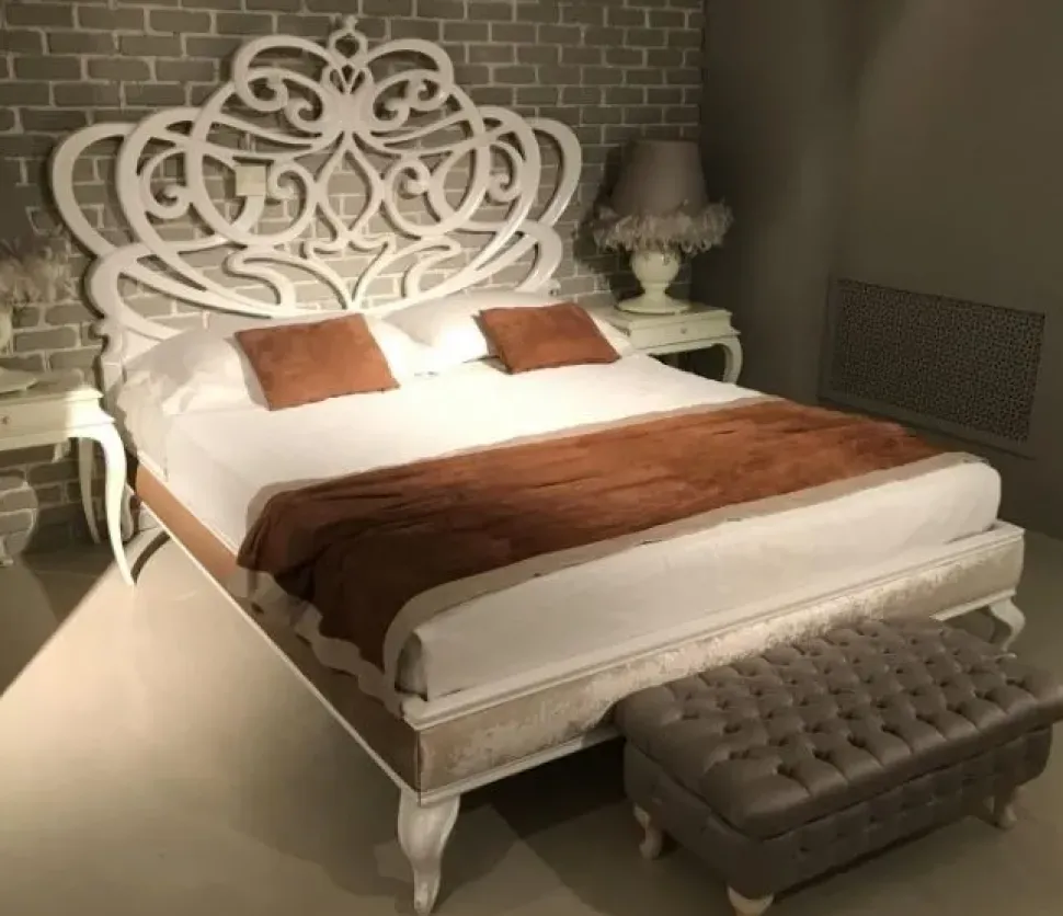 Letto in legno con giroletto Nuveau Giusti portos a prezzo ribassato