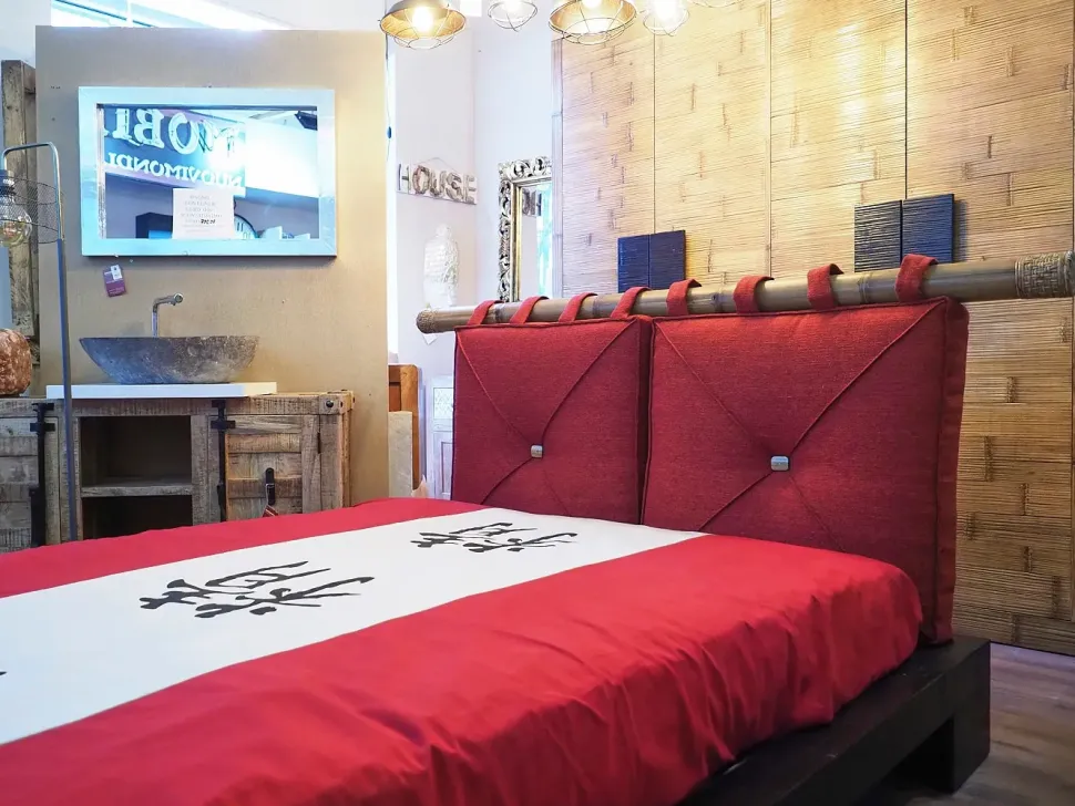 Letto in legno con giroletto Letto zedn japan legno ebambu con cuscinoni red Nuovi mondi cucine a prezzo scontato