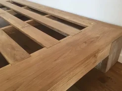 Letto in legno con giroletto Giroletto slat teak massello Artigianale a prezzo scontato
