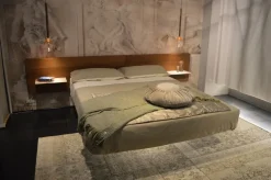 Letto in legno con piedini Fluttua wildwood Lago a prezzo scontato