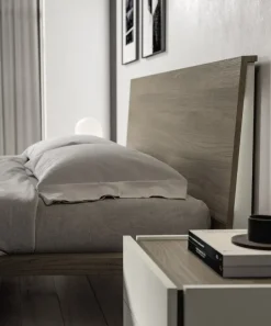 Letto in legno con piedini Zeo Artigianale a prezzo scontato