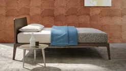 Letto in legno modello Zenit di Morassutti scontato 40%