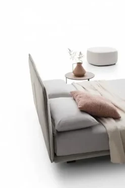 Letto king size con piedini Vasco Le comfort a prezzo ribassato