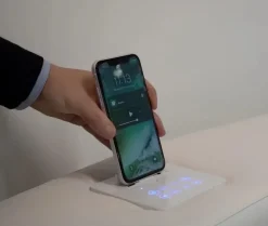 Letto Letto rotondo cristal high-tech di Artigianale scontato del 10%