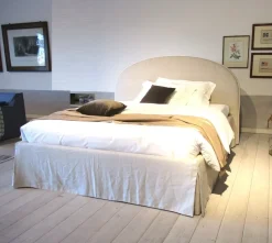 Letto matrimoniale con contenitore Bold Gervasoni a prezzo ribassato