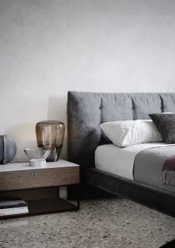 Letto matrimoniale con gambe Tuftè Novamobili a prezzo scontato