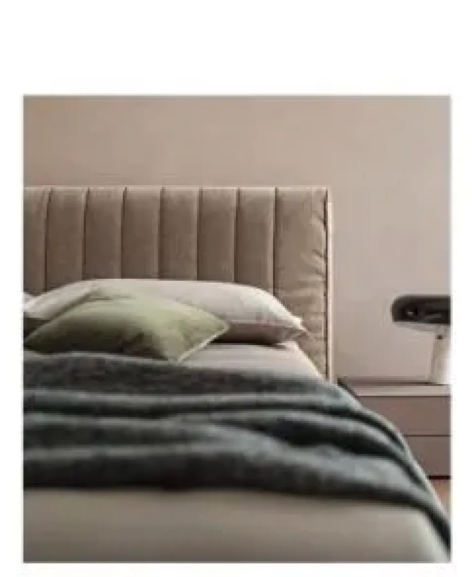 Letto matrimoniale con gambe Dallagnese letto goose a prezzo riservato