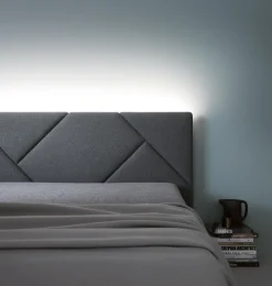 Letto matrimoniale con gambe Opus Caccaro a prezzo scontato