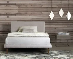 Letto matrimoniale con gambe Metropolitan Le comfort a prezzo scontato