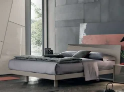 Letto matrimoniale con gambe Charlie Tomasella a prezzo scontato
