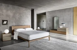 Letto matrimoniale con gambe Folio legno  Sangiacomo a prezzo ribassato