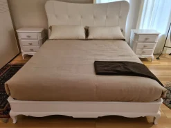 Letto matrimoniale con gambe Lotus Artigianale a prezzo ribassato