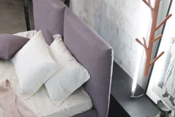 Letto matrimoniale con gambe London a prezzo riservato