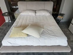 Letto matrimoniale con giroletto Avalon a prezzo riservato