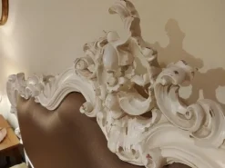 Letto matrimoniale con giroletto Letto matrimoniale in massello di noce laccato bianco Collezione esclusiva a prezzo ribassato