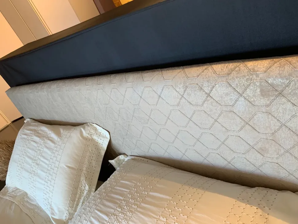 Letto matrimoniale con piedini Maia Moretti compact giorno notte a prezzo ribassato