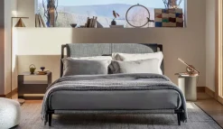 Letto matrimoniale con piedini Gaudì a prezzo riservato