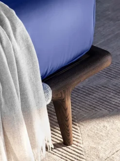 Letto matrimoniale con piedini Gaudì a prezzo riservato