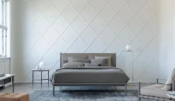 Letto matrimoniale con piedini Iko a prezzo riservato