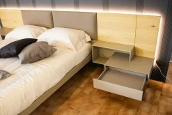 Letto matrimoniale con piedini Ecletto Sangiacomo a prezzo ribassato