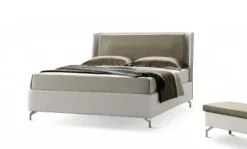 Letto matrimoniale con piedini Illumina  a prezzo riservato