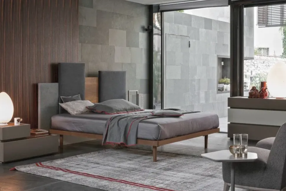 Letto matrimoniale con piedini Skyline elegance a prezzo riservato