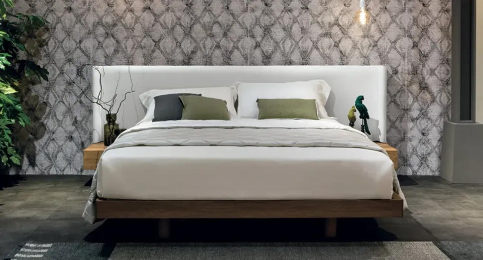 Letto matrimoniale con piedini Fusion a prezzo riservato