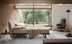 Letto matrimoniale con piedini Monaco Le comfort a prezzo scontato